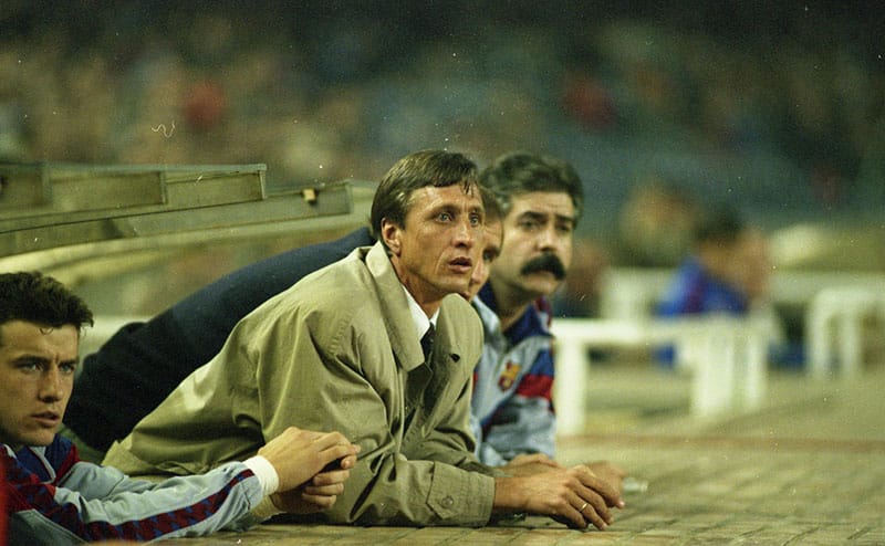 Johan Cruyff mang đến triết lý bóng đá tấn công tổng lực