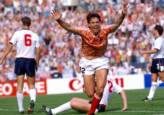 Marco van Basten huyền thoại bóng đá Hà Lan với những khoảnh khắc đáng nhớ trên sân cỏ